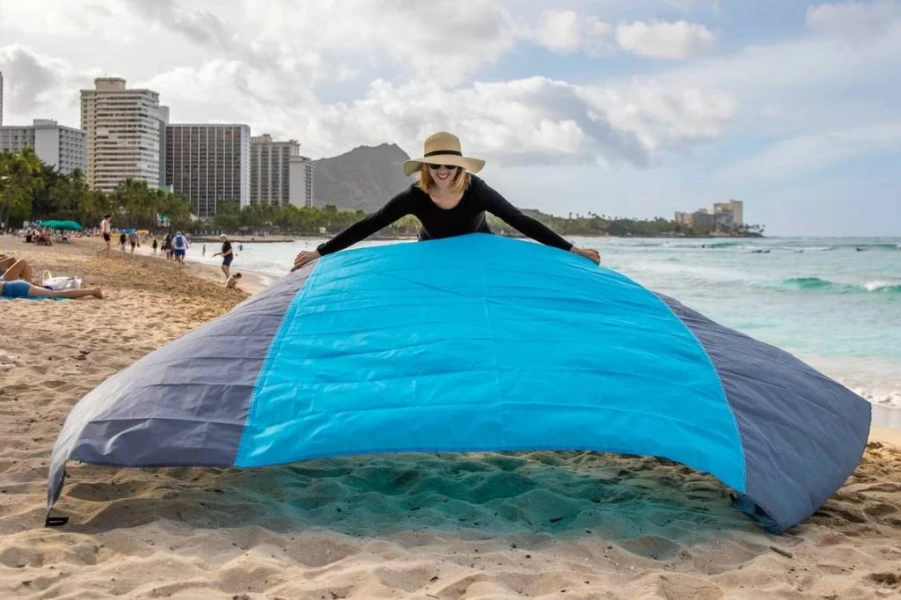 HONU CO. Sand Free Beach Blanket - Large, Water Resistant, Quick Dry Lightweight Mat with 4 Stakes & Corner Pockets for Travel, Camping, Hiking